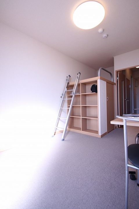 レオパレスリリーの居間