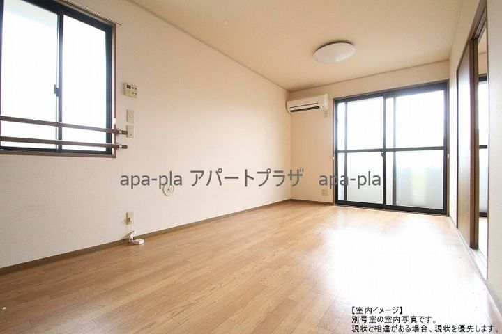 レフィナード A/Bの居間
