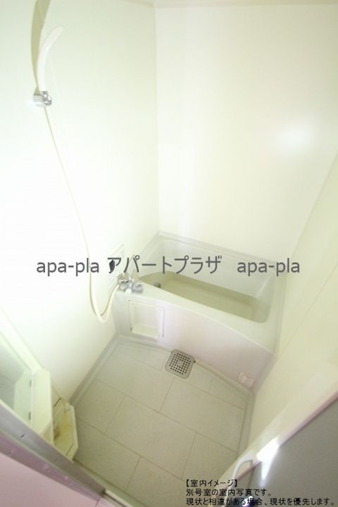 レフィナード A/Bの風呂