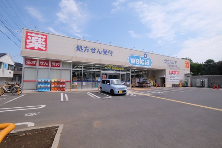 フェリーチェの周辺