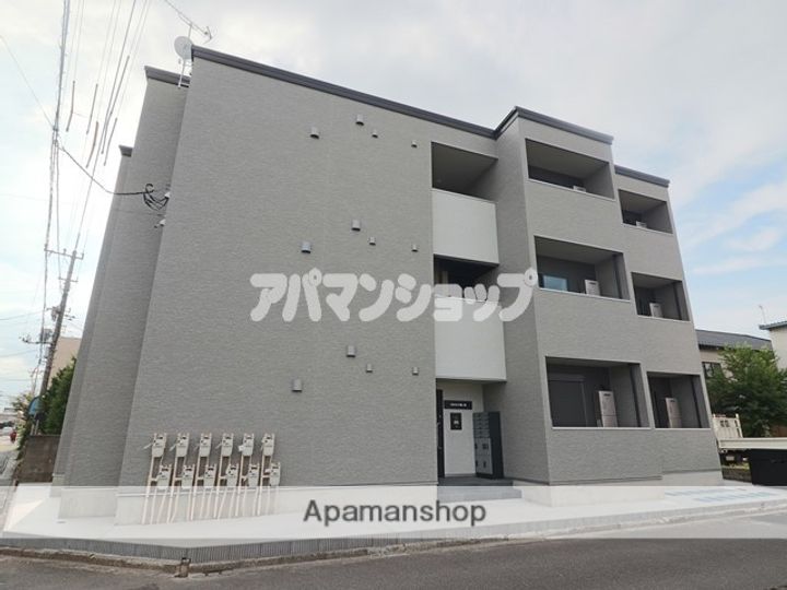 GRADUS鶴ヶ島の外観