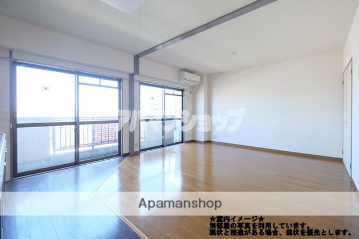 埼玉県坂戸市芦山町の賃貸マンションの居間