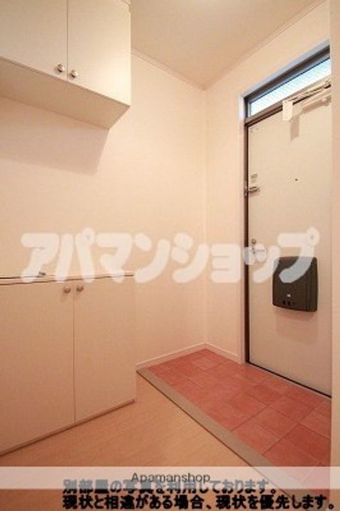 マッティーノN棟の玄関