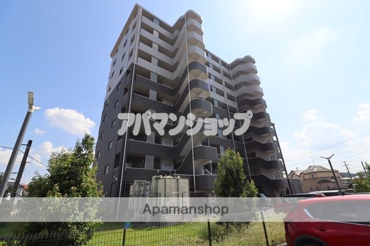 リリーヴィレッジCRESTの外観