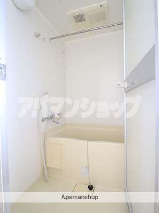 埼玉県鶴ヶ島市大字上広谷の賃貸マンションの風呂