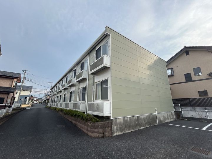 レオパレスグリーンヒル古宮の外観
