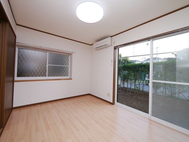 シュロス岸町の内装
