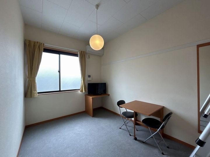 レオパレスカンタービレの居間