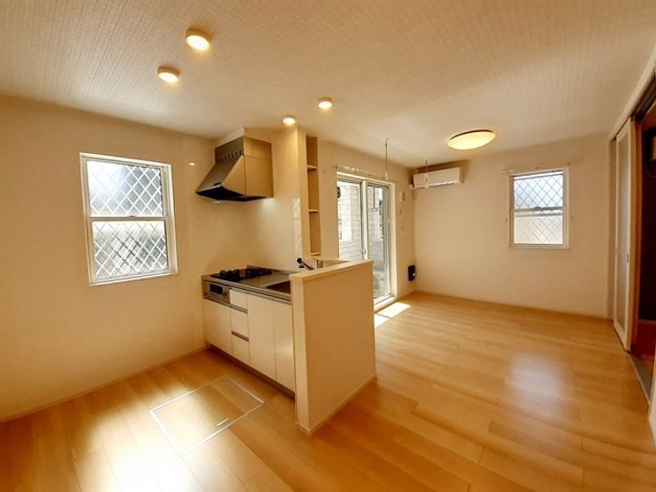 ジュネス アウラの居間