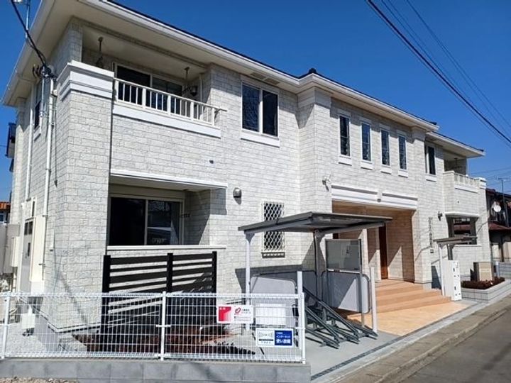 ジュネス アウラの外観