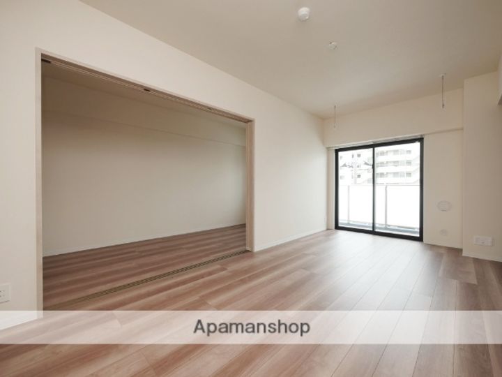 埼玉県所沢市小手指町1丁目の賃貸マンションの居間