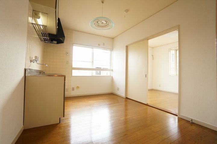 サンピア・コミネ202の居間