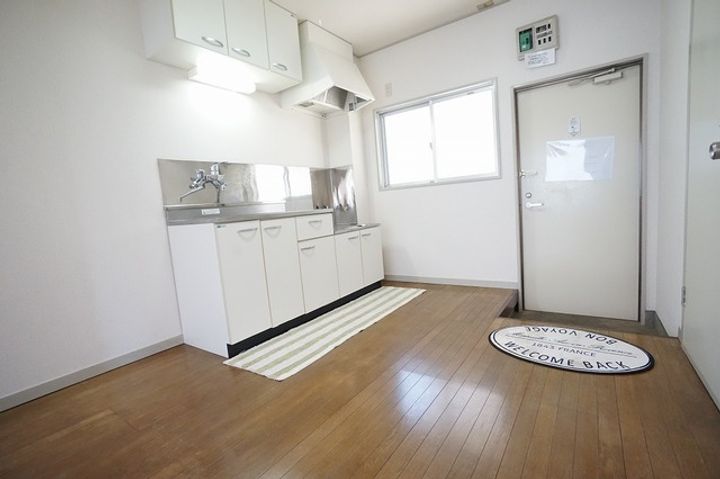 メゾン奈加邑101の居間