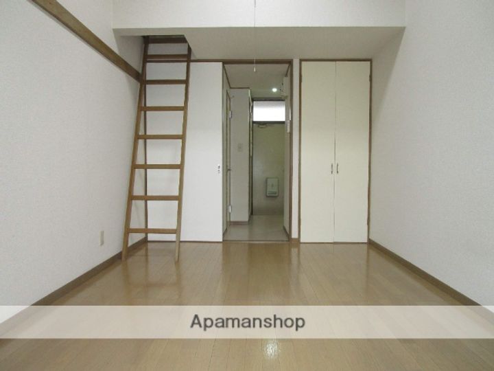 エストレアB棟210の居間