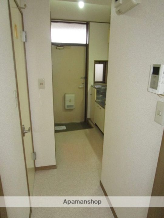 エストレアB棟210の玄関