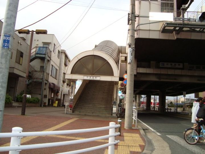 ウィズダム コートの周辺