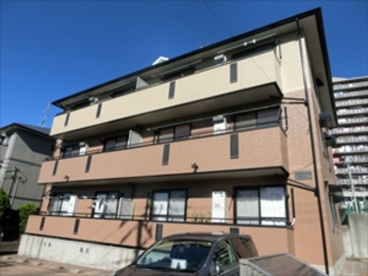 フロイデ若葉の外観