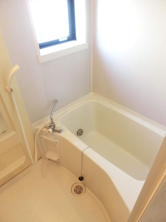 フロイデ若葉の風呂