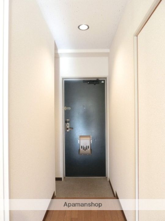 エール高品102の玄関