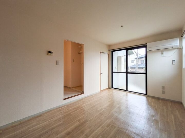 ヴューラーみつわ台 ABCDの居間