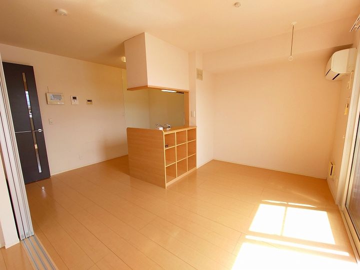 アヴニール Aの居間