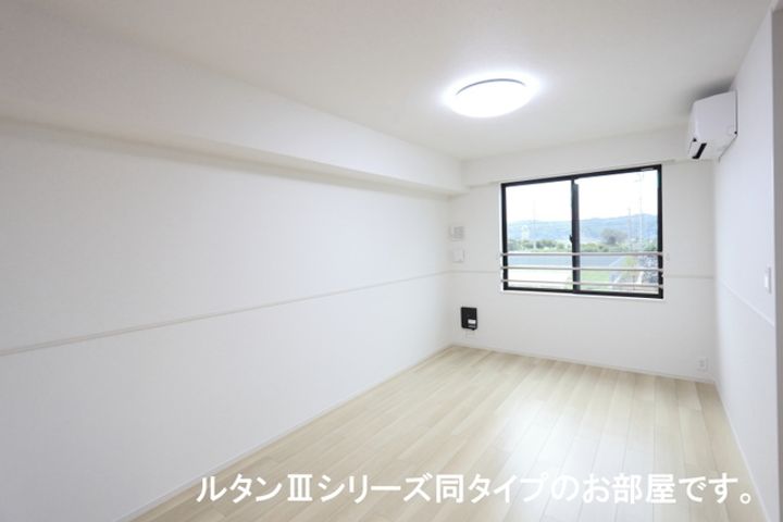 ハピネスⅠ番館の居間