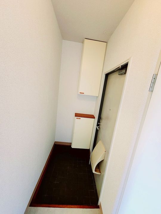 メゾンドヴェールⅢ101の玄関