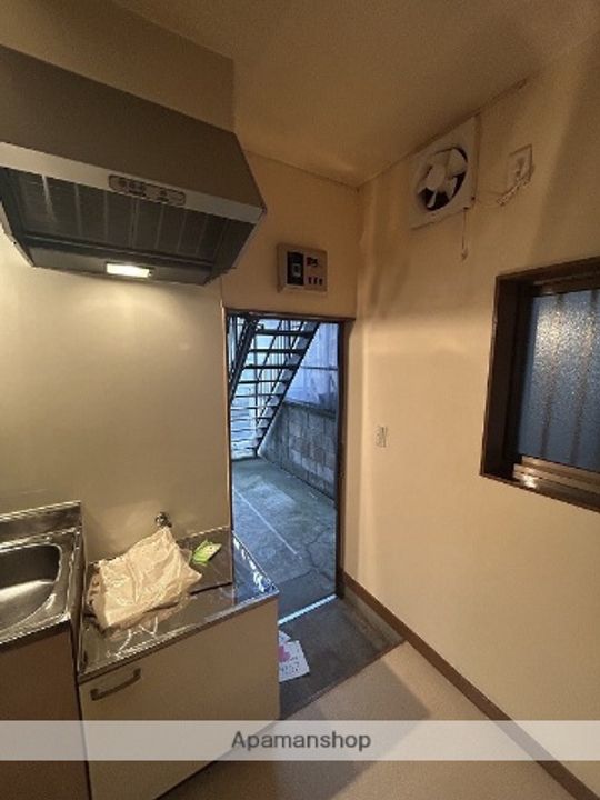 もくれんハイツ102の玄関