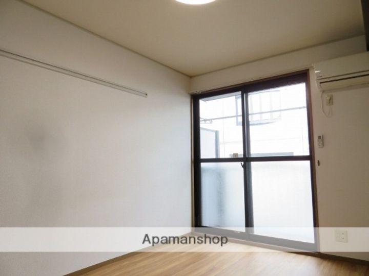 ジョイクレアA201の居間