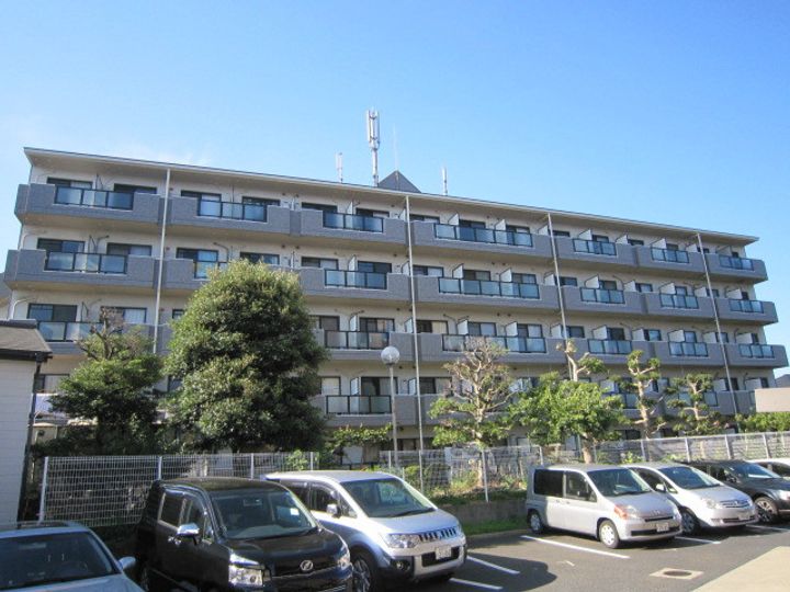 ガーデンヒルズ中山の外観