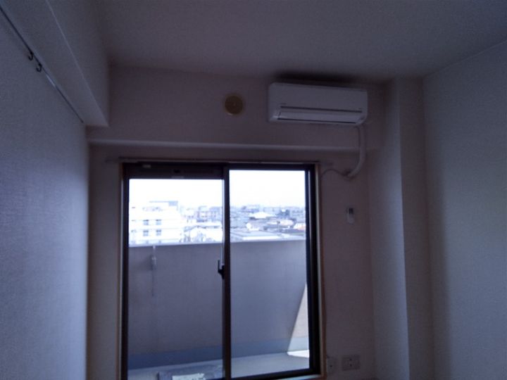 ローズガーデンカスタリアの居間