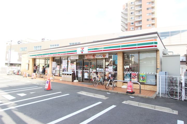 リブリ・レナトゥスの周辺