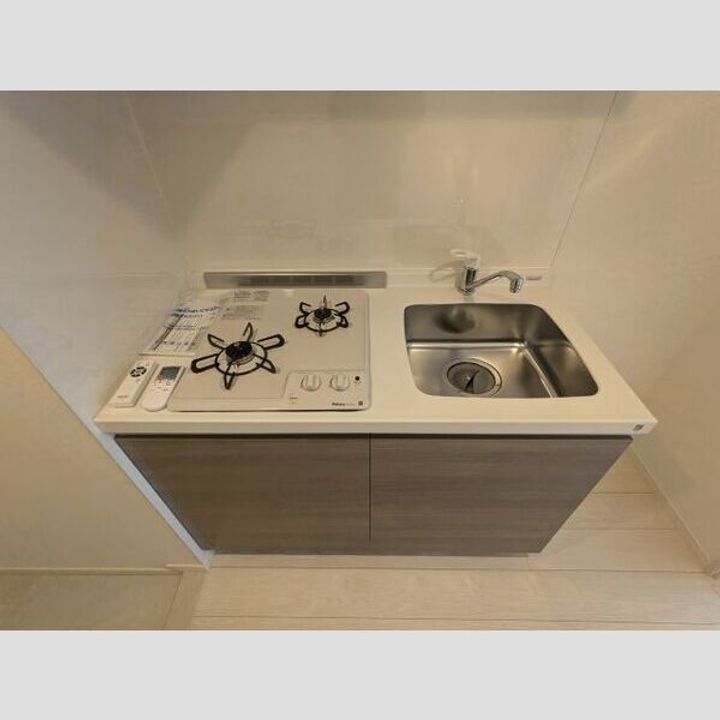 ケイディーエックスレジデンス原木中山のキッチン