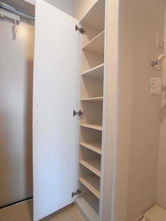 リブリ・プランドールの玄関