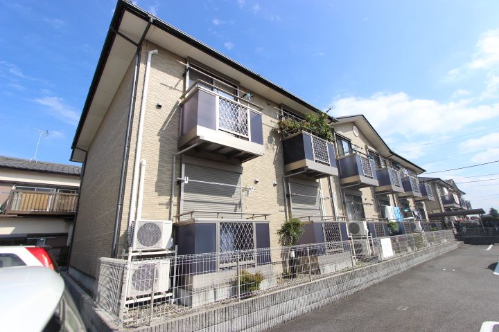 リヴェール市川C棟の外観