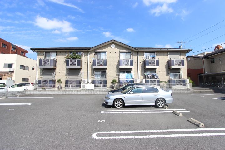 リヴェール市川C棟の外観