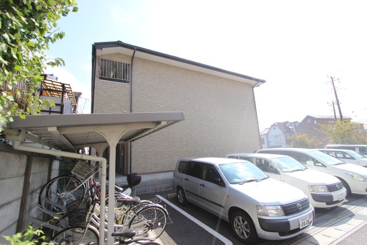 リヴェール市川C棟の外観