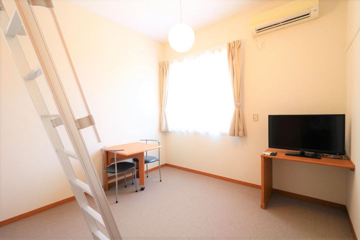 レオパレスカノイヅカの居間