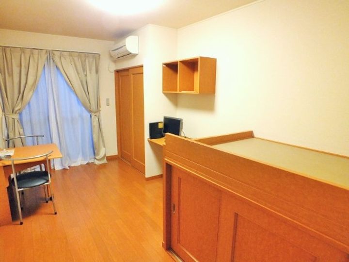 レオパレスアークソレイユの居間