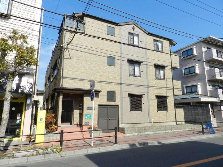 サニーハイツ102号室の外観
