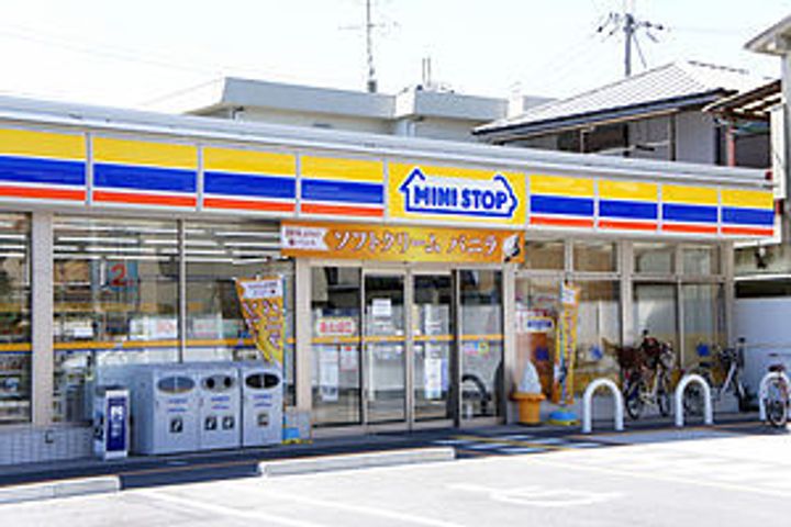 サニーハイツ102号室の周辺