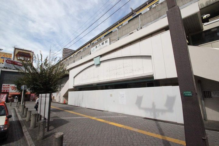イーストワンの周辺