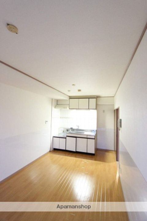 千葉県市川市東菅野5丁目の賃貸マンション210の居間