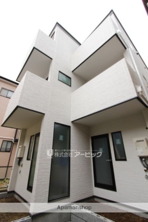 千葉県船橋市湊町1丁目の賃貸アパートの外観