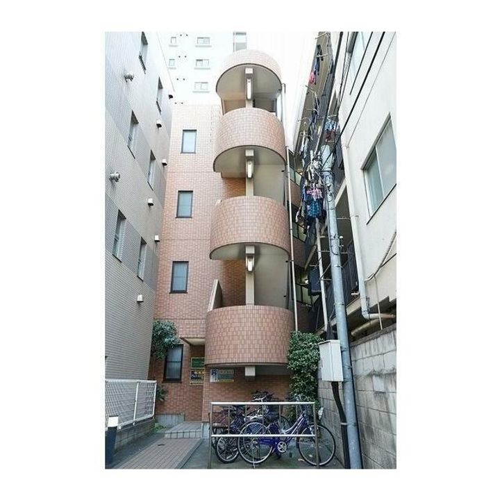 クレール・カサベルデの外観