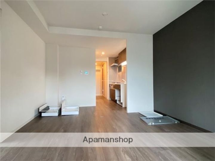 千葉県船橋市本中山6丁目の賃貸マンションの居間