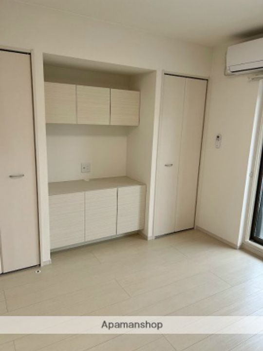 千葉県市川市二俣2丁目の賃貸マンションの居間