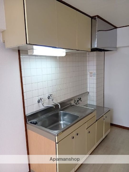 大建本八幡コーポ202のキッチン