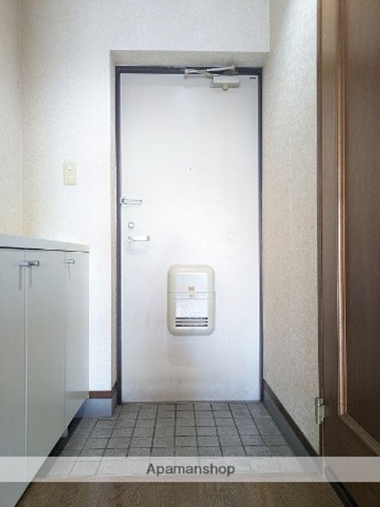 三井ファイン202の玄関