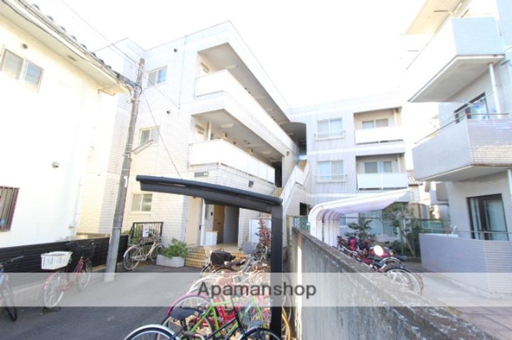 ファミーユ船橋の外観